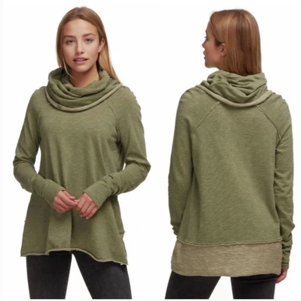 Free People Beach Green Cocoon Pullover Long Sleeve Sweater. sz small.